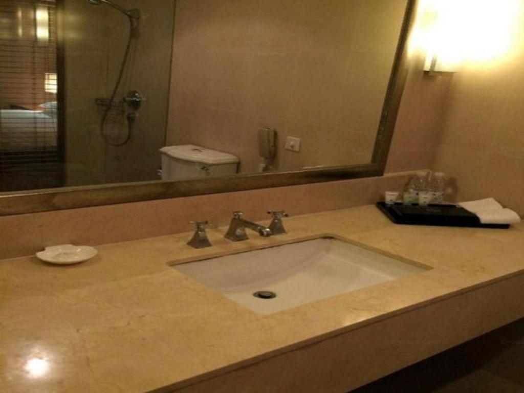 Tian Cheng Hotel Jin Jiang Shanghaj Zewnętrze zdjęcie